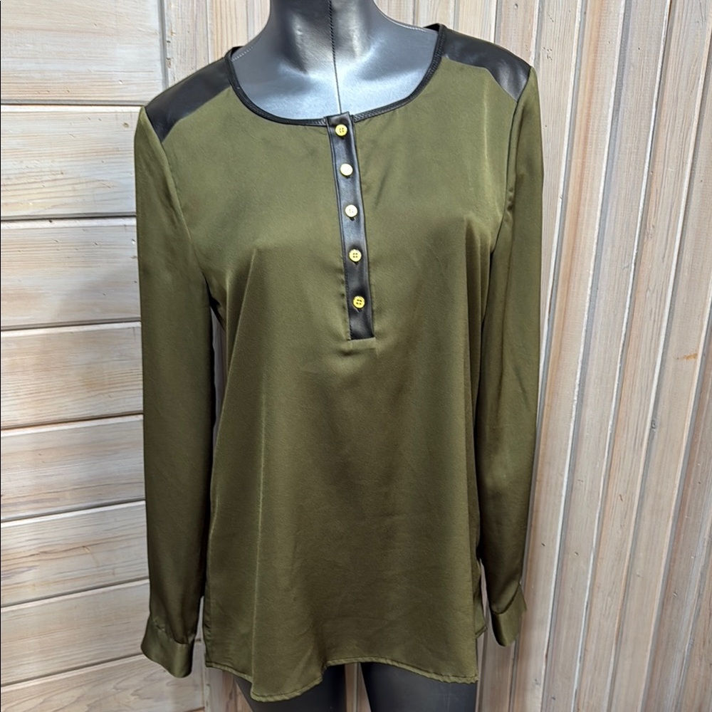 Cupio Black Buttoned Long Sleeve Blouse